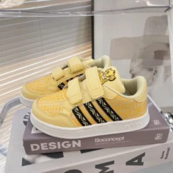 Tênis Adidas Rei Leão