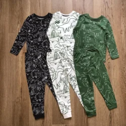 Três Conjuntos De Pijama