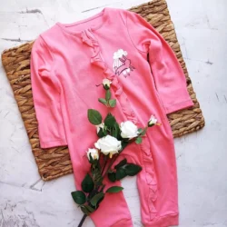 Macacão Coelho Cor De Rosa