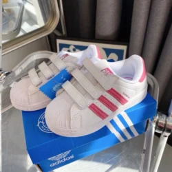 Tênis Adidas Superstar