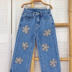 Calça jeans flor de brilho