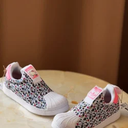 Tênis Adidas hello Kitty