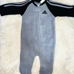 Macacão Adidas Fleece