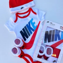 Kit baby Nike